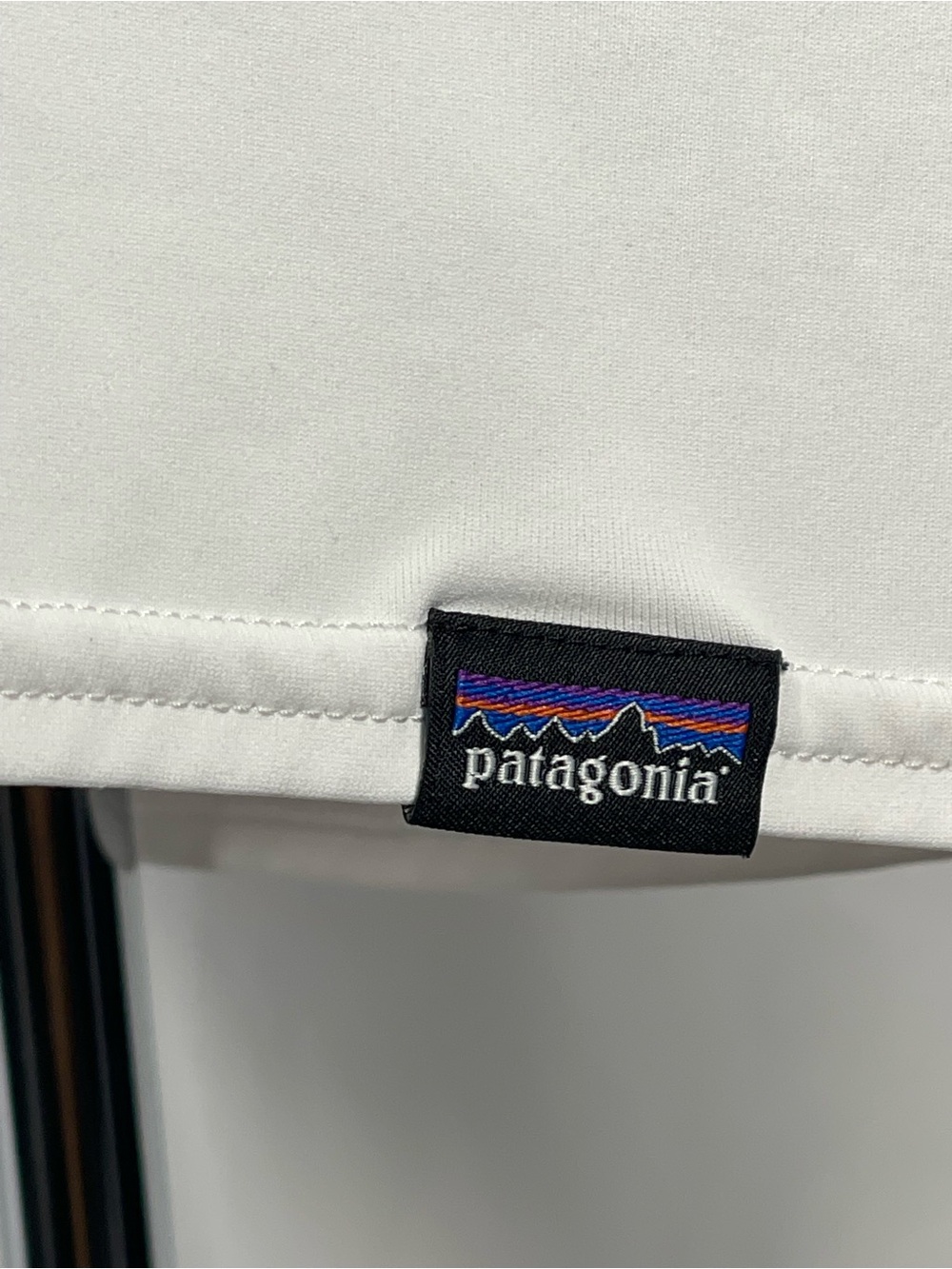 Patagonia White Short Sleeve Tee “Capilene Cool Daily” w/mountains logo - Picture 7 of 7